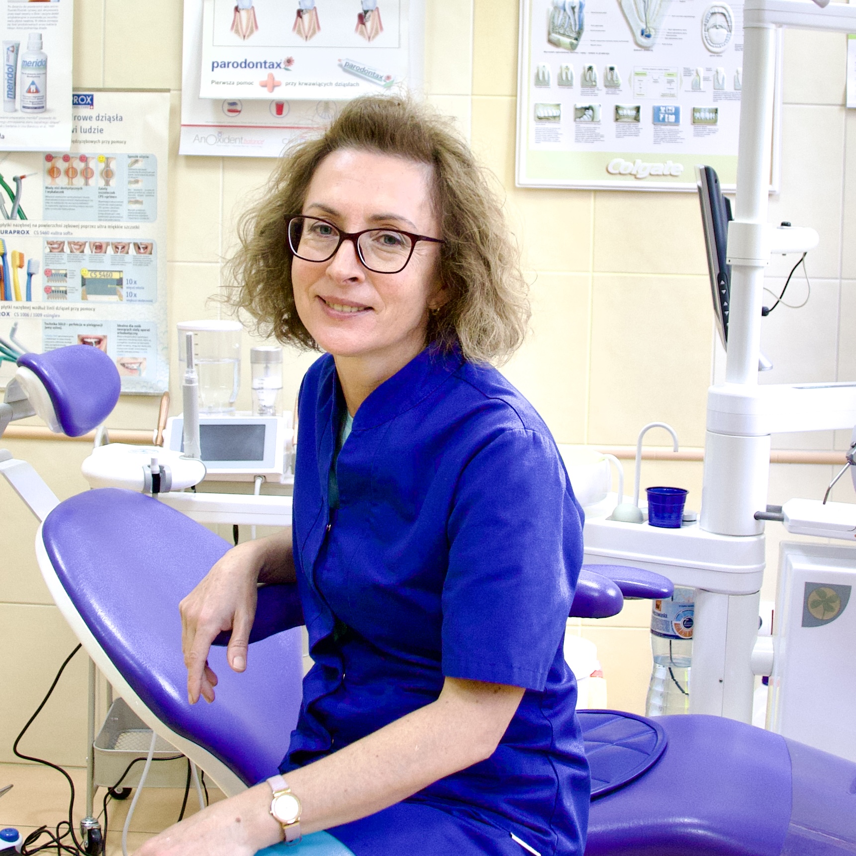 Dr Magdalena Klank w gabinecie stomatologicznym